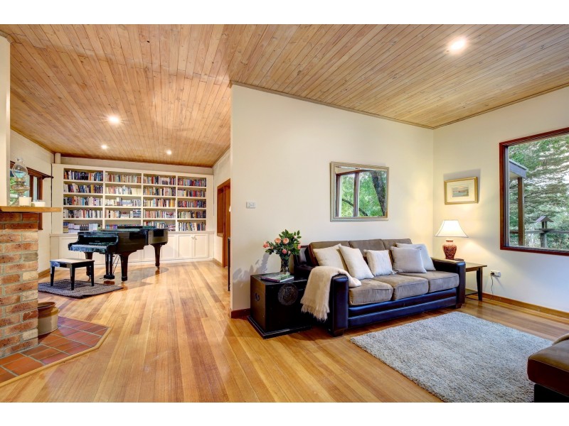 9 Hillcrest Avenue, Crafers West SA 5152