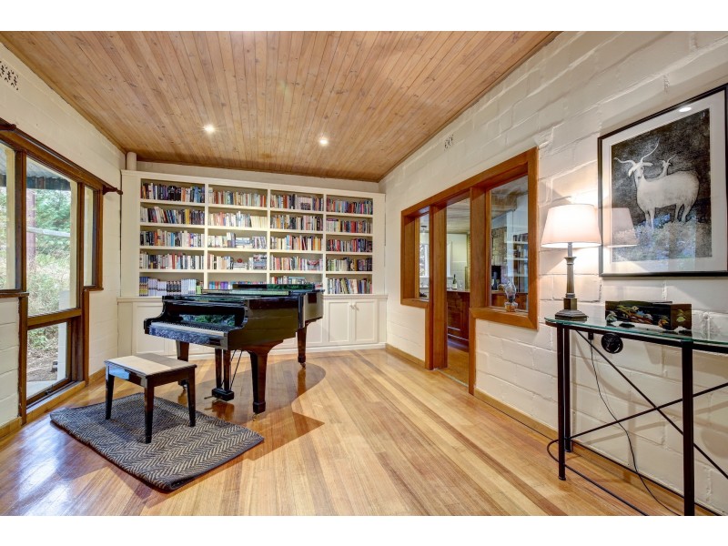 9 Hillcrest Avenue, Crafers West SA 5152