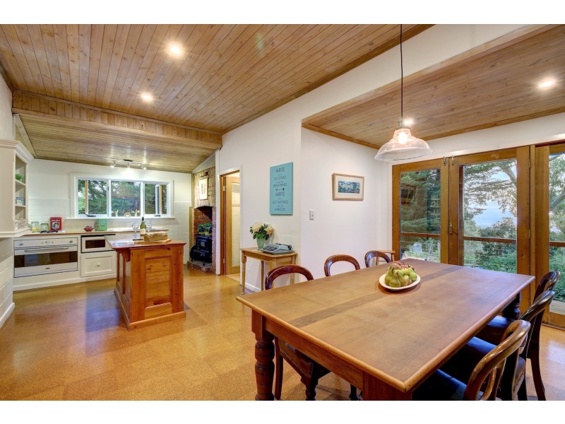 9 Hillcrest Avenue, Crafers West SA 5152