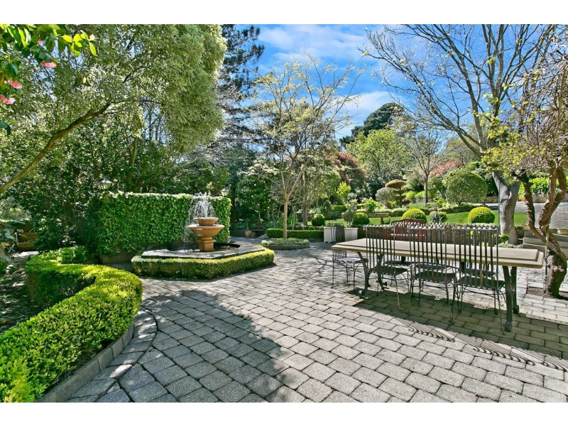 8 Hawthorn Road, Stirling SA 5152