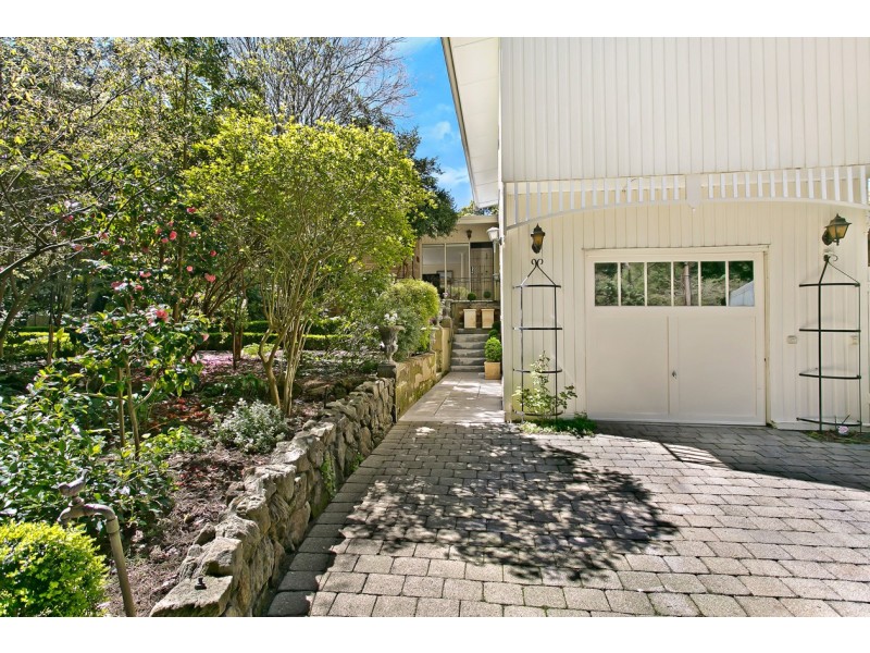 8 Hawthorn Road, Stirling SA 5152