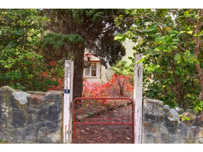 3 White Avenue, Crafers SA 5152