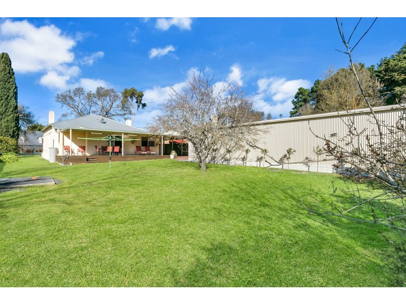 18 Pine Avenue, Hahndorf SA 5245
