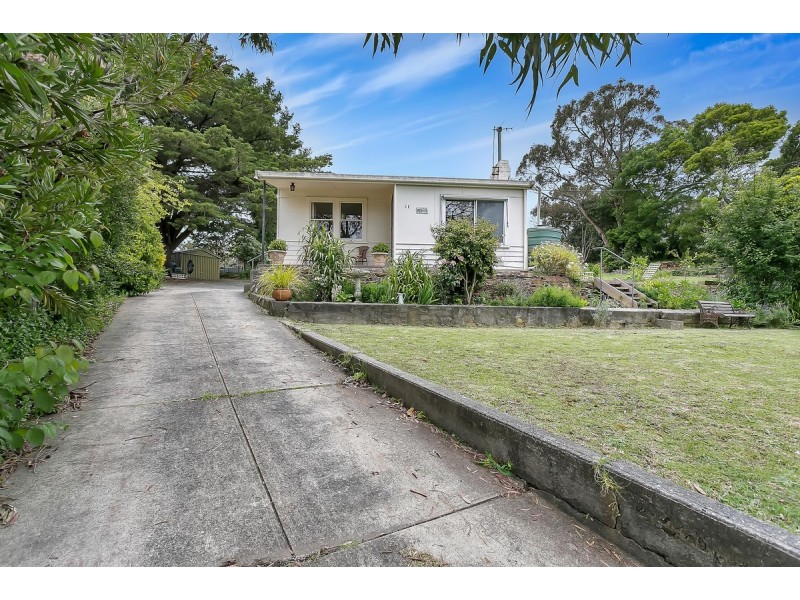 11 Driffield Road, Bridgewater SA 5155