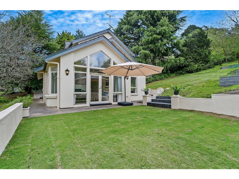 22 Valley Side Drive, Crafers SA 5152