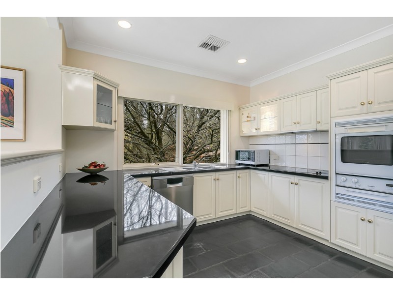 22 Valley Side Drive, Crafers SA 5152