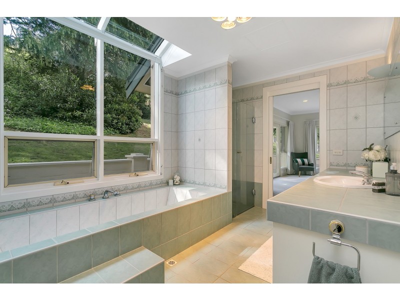 22 Valley Side Drive, Crafers SA 5152