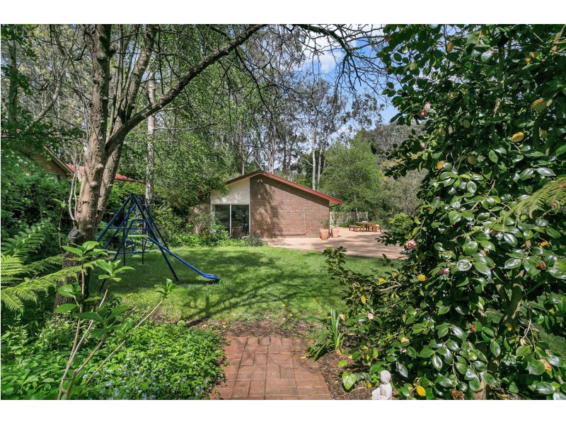 8 Woorabinda Drive, Stirling SA 5152