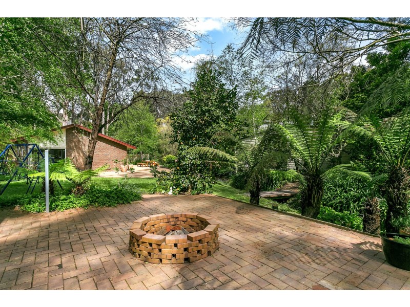 8 Woorabinda Drive, Stirling SA 5152