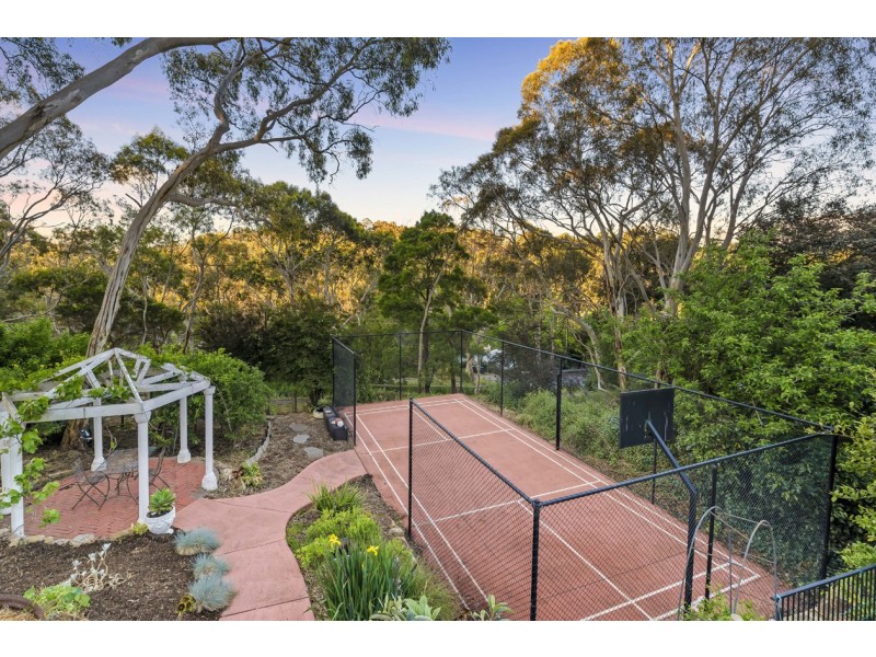 4 Driffield Road, Bridgewater SA 5155