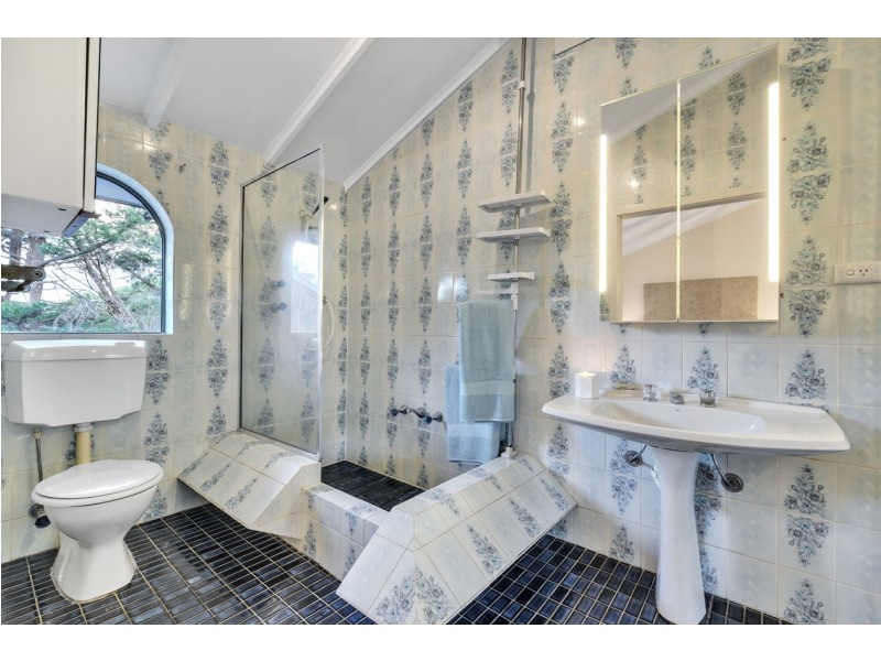 4 Driffield Road, Bridgewater SA 5155