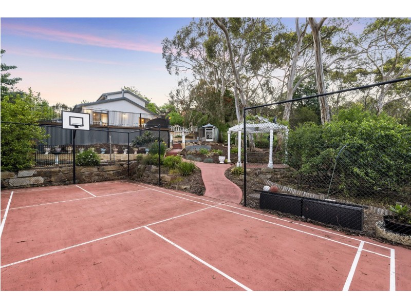 4 Driffield Road, Bridgewater SA 5155