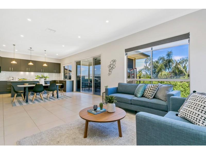 51 Highfield Drive, Craigburn Farm SA 5051