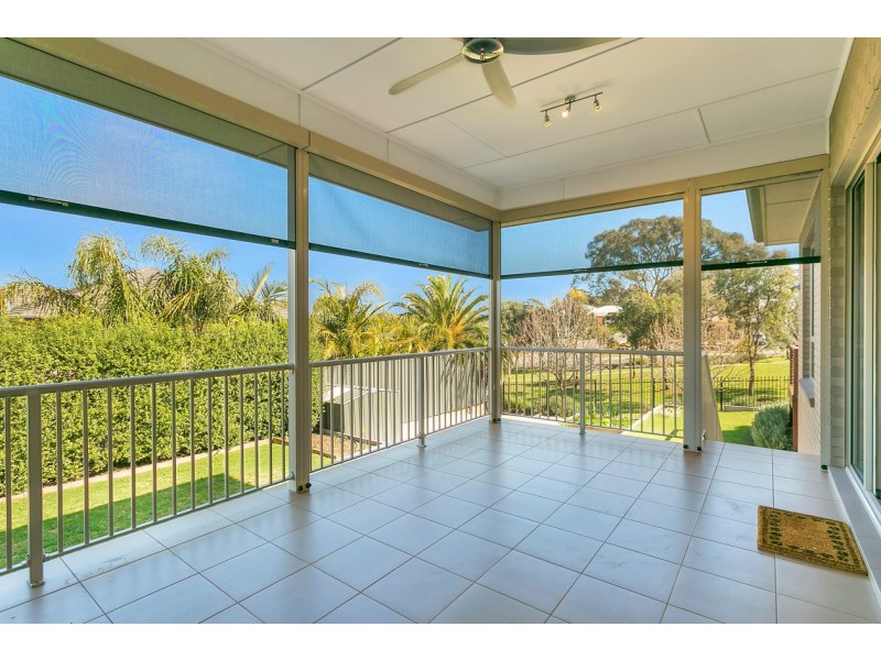 51 Highfield Drive, Craigburn Farm SA 5051