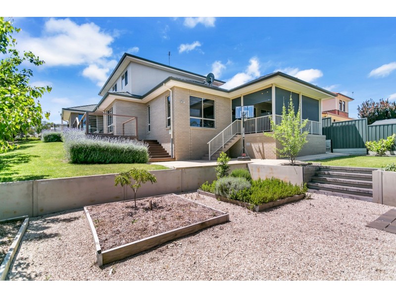 51 Highfield Drive, Craigburn Farm SA 5051