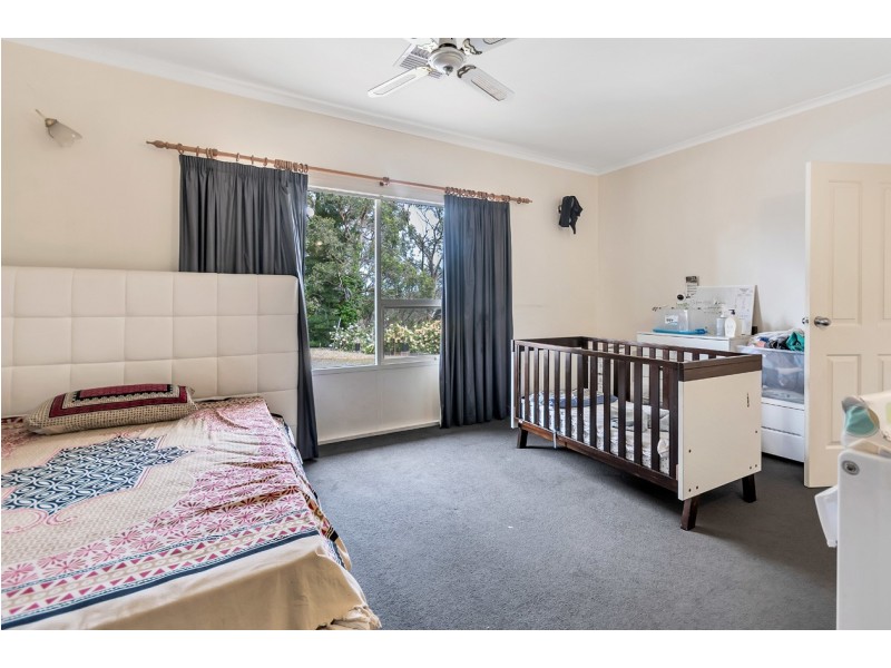 8 Rudall Avenue, Crafers SA 5152