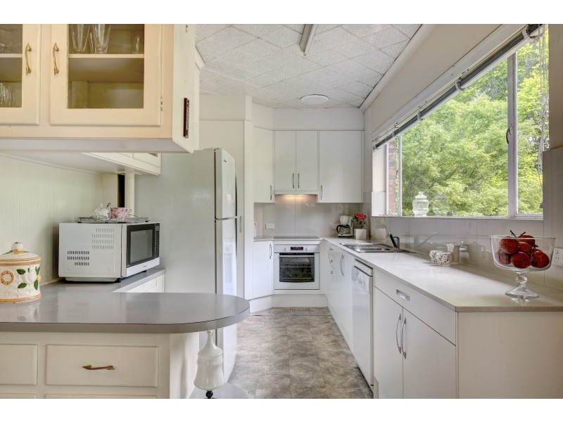 2 Sheoak Road, Crafers West SA 5152