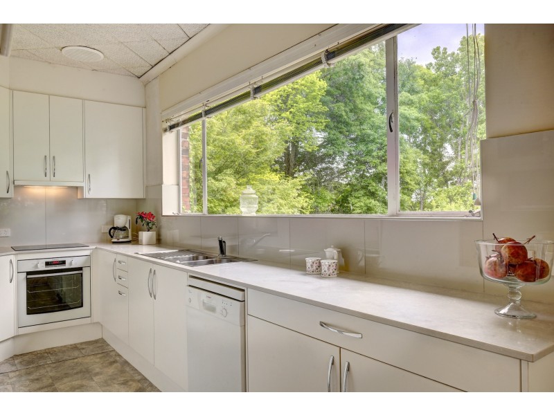 2 Sheoak Road, Crafers West SA 5152