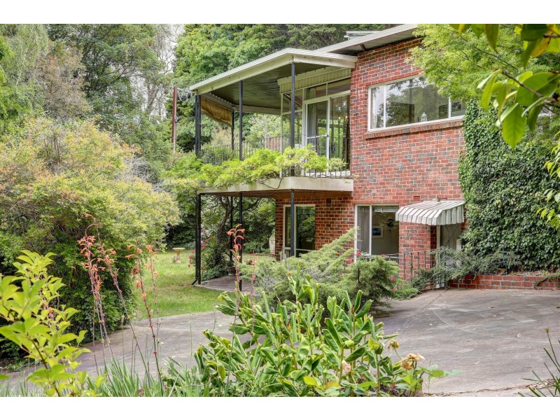 2 Sheoak Road, Crafers West SA 5152