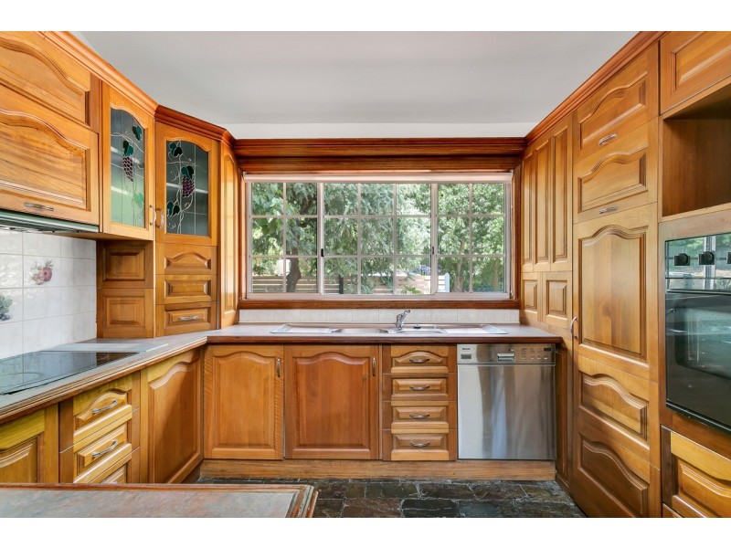 26 Avoca Avenue, Bridgewater SA 5155