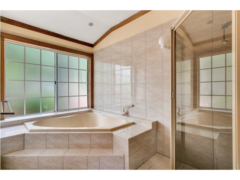 26 Avoca Avenue, Bridgewater SA 5155