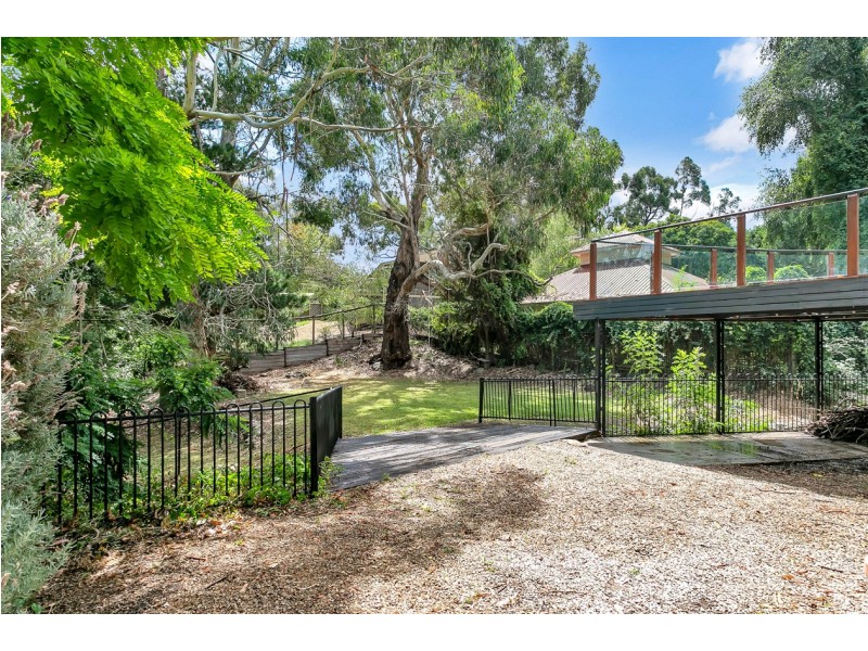 26 Avoca Avenue, Bridgewater SA 5155