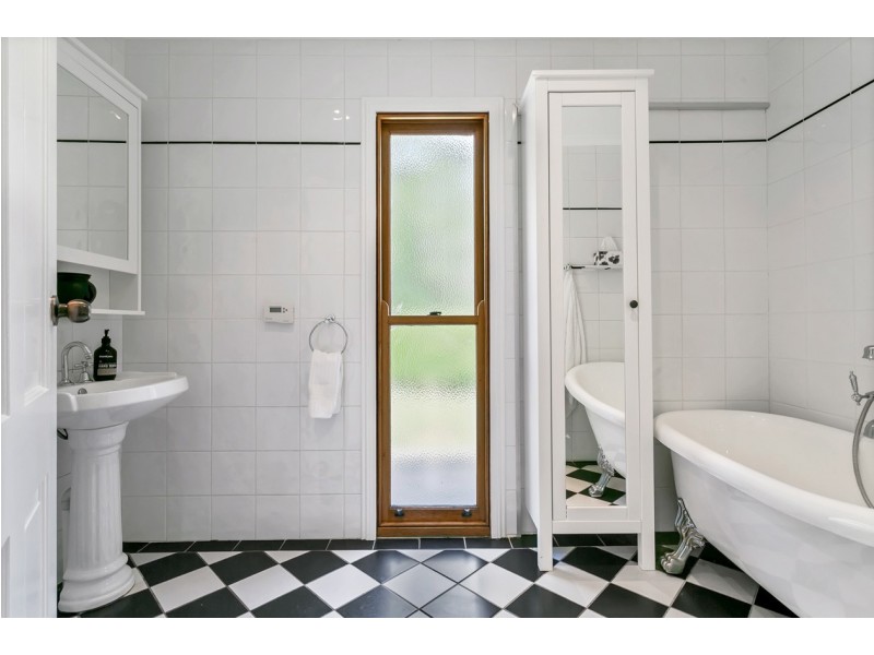 104A Longwood Road, Heathfield SA 5153