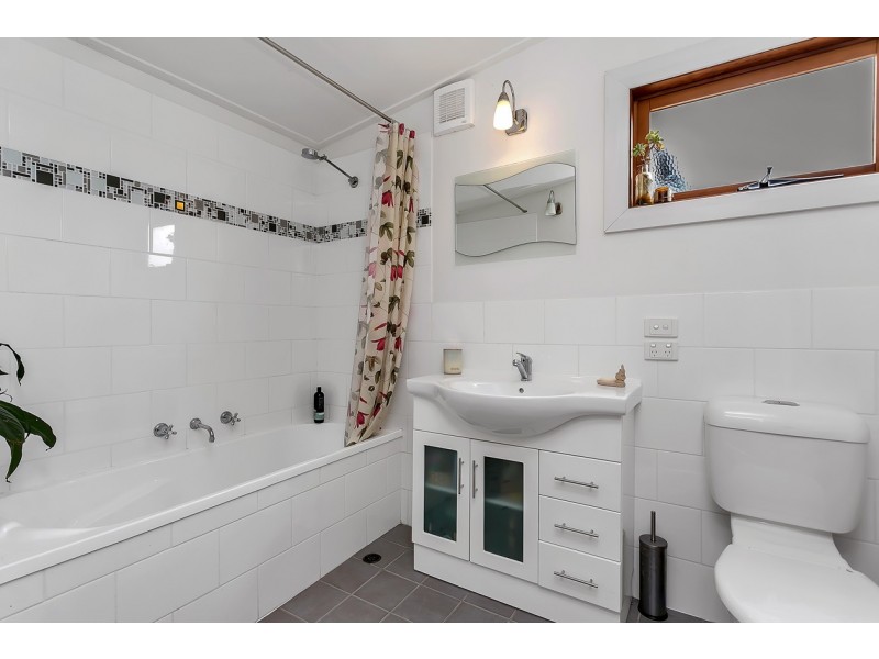 11 Driffield Road, Bridgewater SA 5155