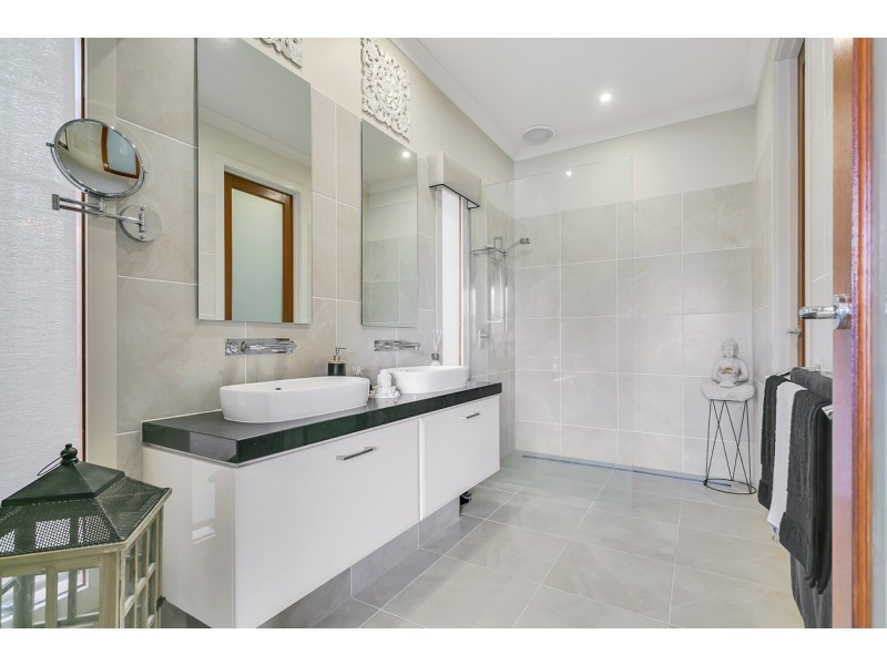 11 Bluestone Drive, Mount Barker SA 5251