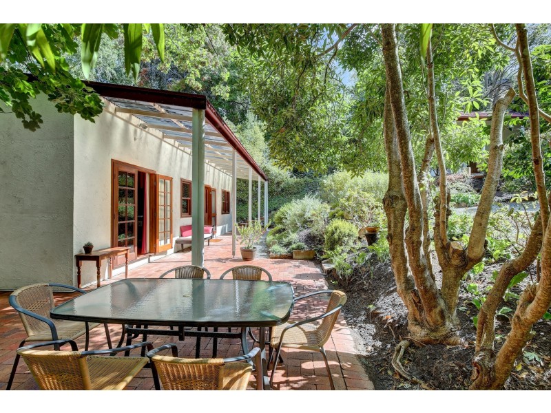 2 Laurel Road, Stirling SA 5152