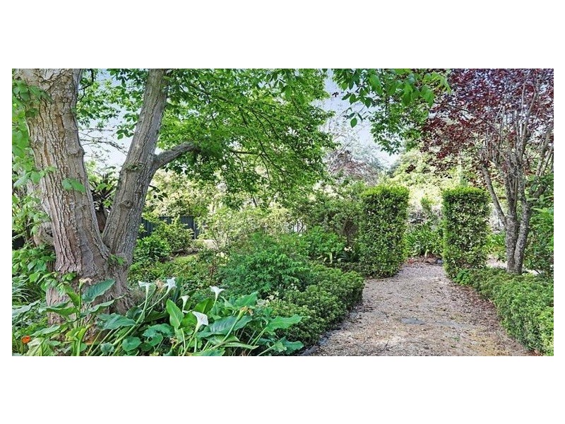 11 Charlton Street, Bridgewater SA 5155