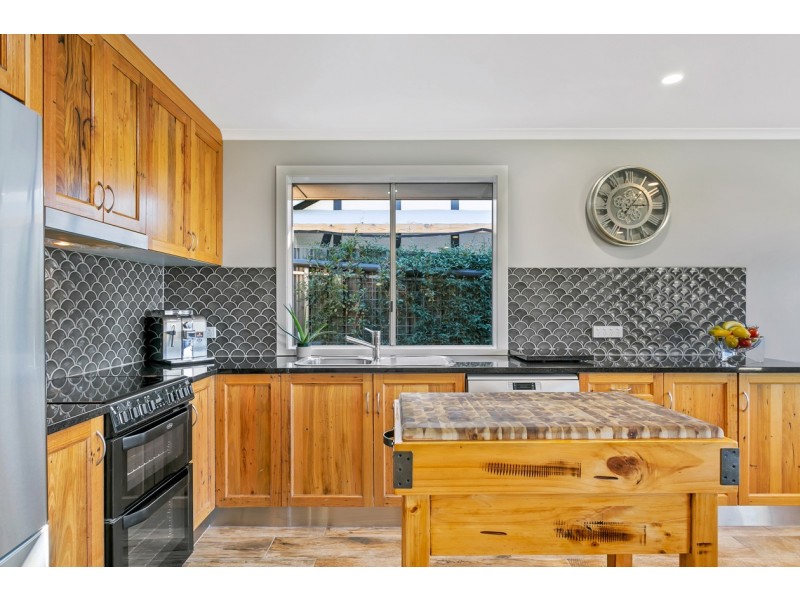 13 Otranto Street, Bridgewater SA 5155