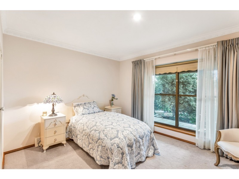 10 Nitschke Drive, Hahndorf SA 5245