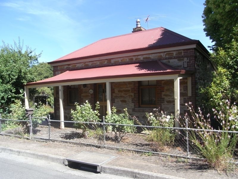 9 Victoria Street, Hahndorf SA 5245
