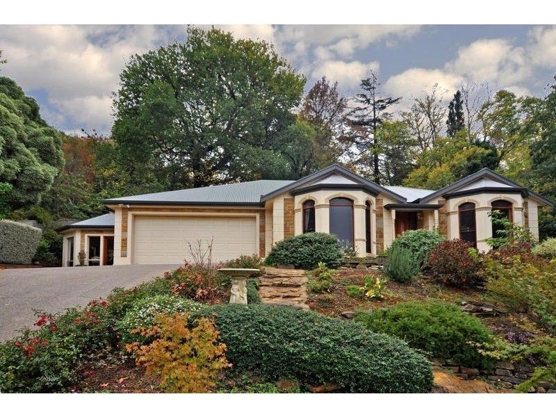 16 Rostrevor Road, Stirling SA 5152