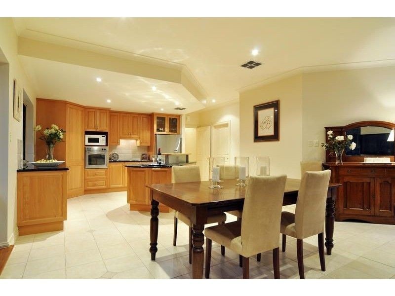 16 Rostrevor Road, Stirling SA 5152