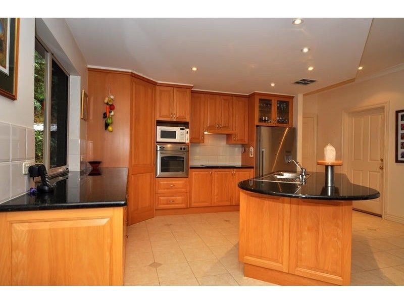 16 Rostrevor Road, Stirling SA 5152