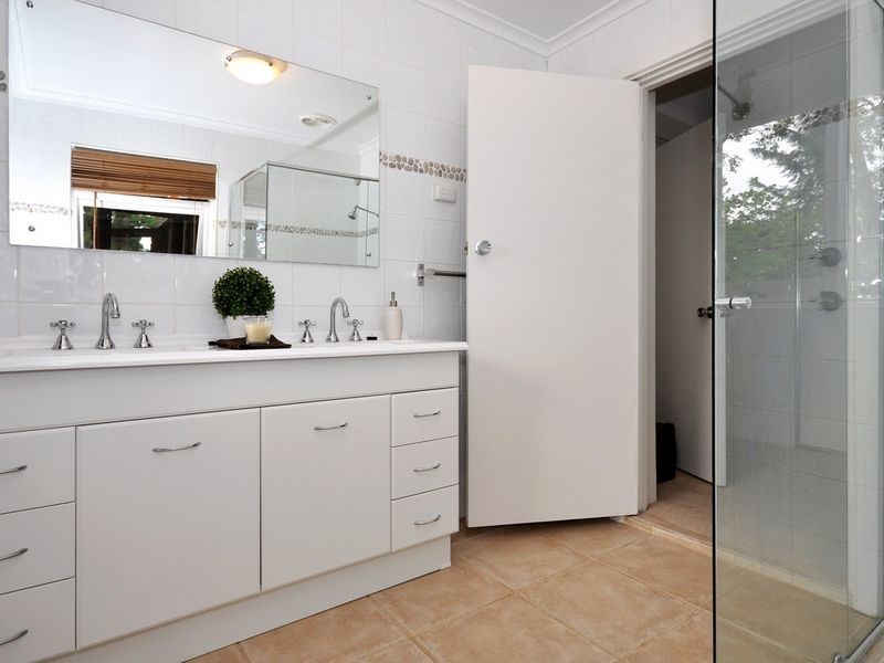 6 Pritchard Drive, Stirling SA 5152