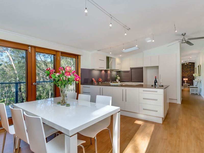 18 Cave Avenue, Bridgewater SA 5155