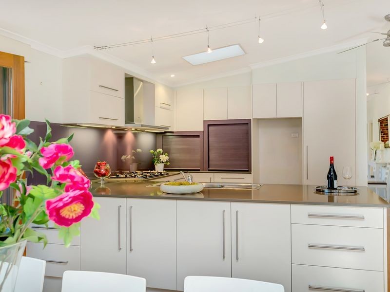 18 Cave Avenue, Bridgewater SA 5155