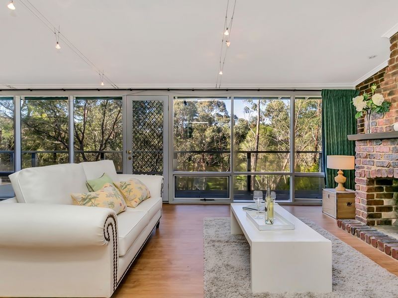 18 Cave Avenue, Bridgewater SA 5155