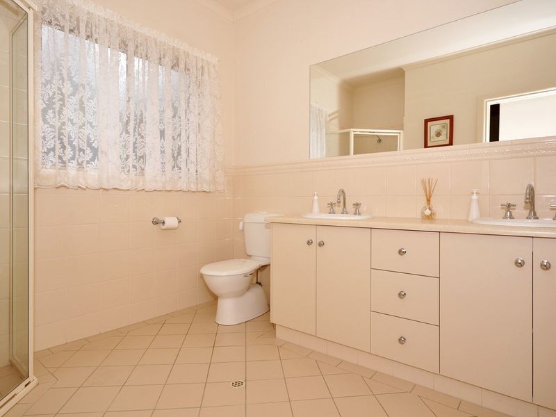 2 Village Crt, Aldgate SA 5154