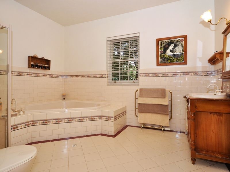 12A Rosewarne Crescent, Bridgewater SA 5155
