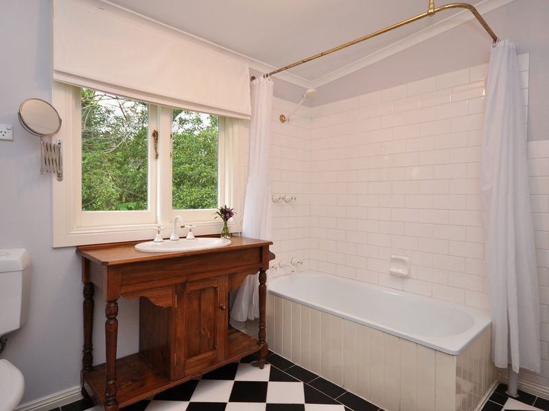 3 Montrose Avenue, Stirling SA 5152