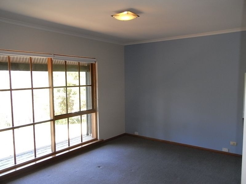 10 Cave Avenue, Bridgewater SA 5155