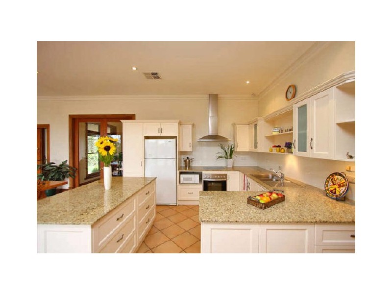 27 Rostrevor Road, Crafers West SA 5152