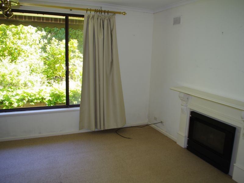 1 Oakdale Drive, Heathfield SA 5153