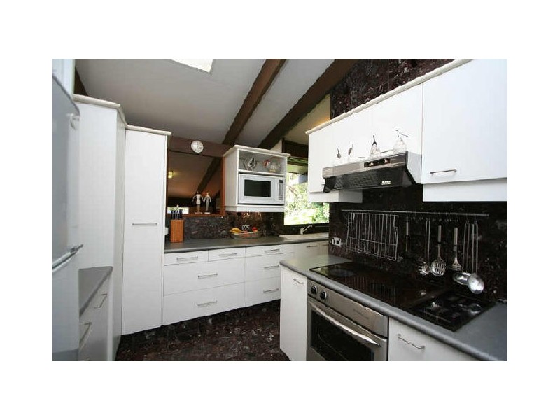 86 Emmett Road, Crafers West SA 5152