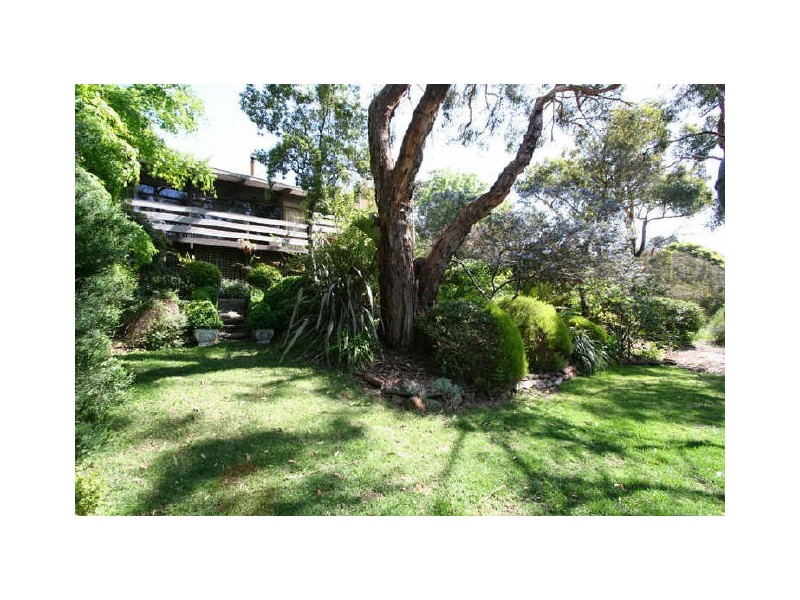 86 Emmett Road, Crafers West SA 5152