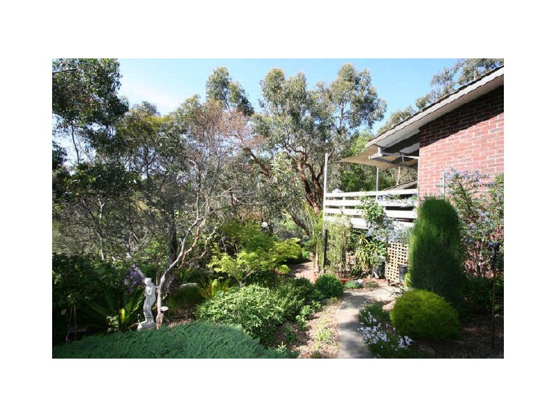 86 Emmett Road, Crafers West SA 5152